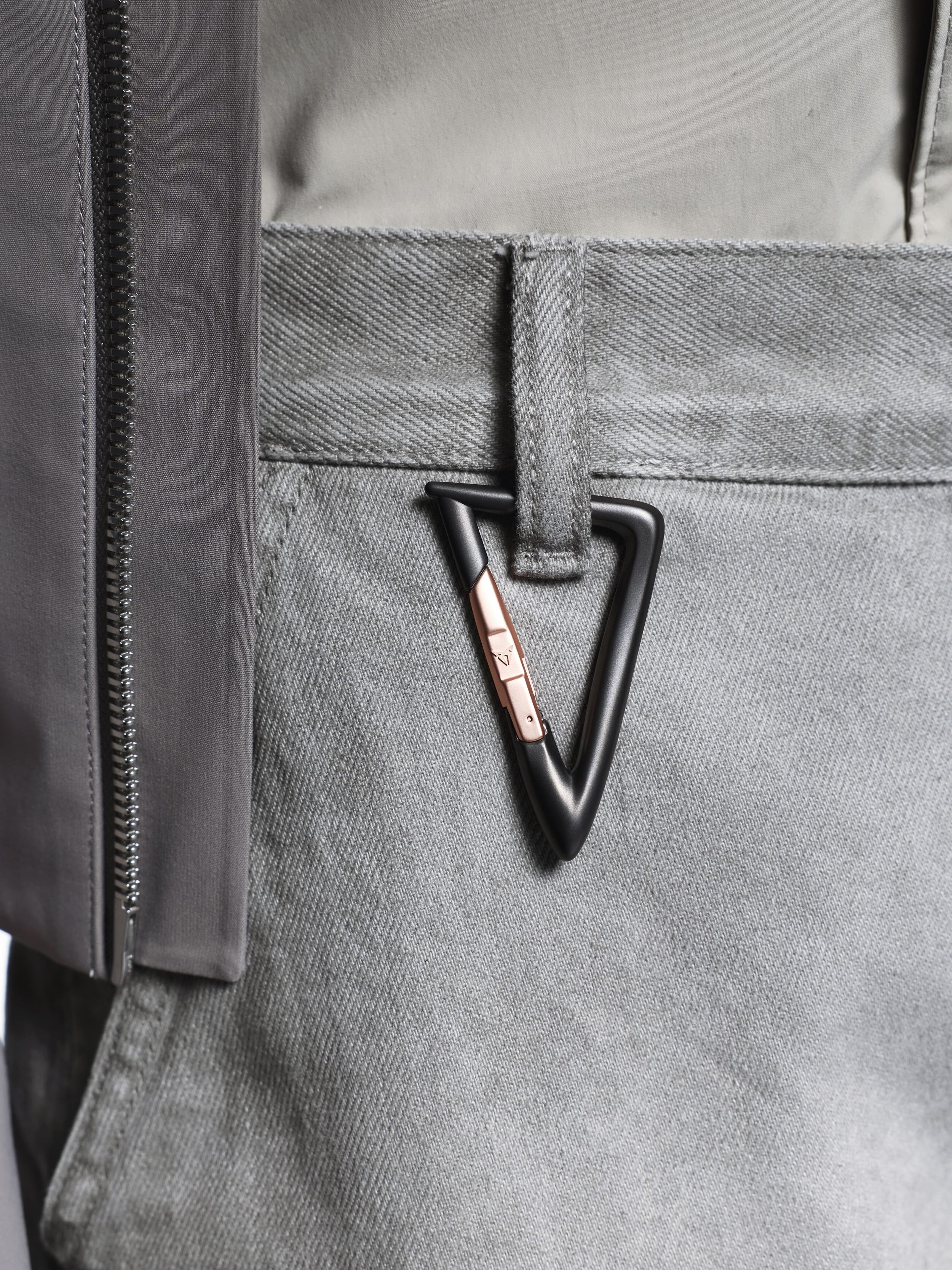 LLAVERO TRIANGULAR MATE - MAM x CUPRA