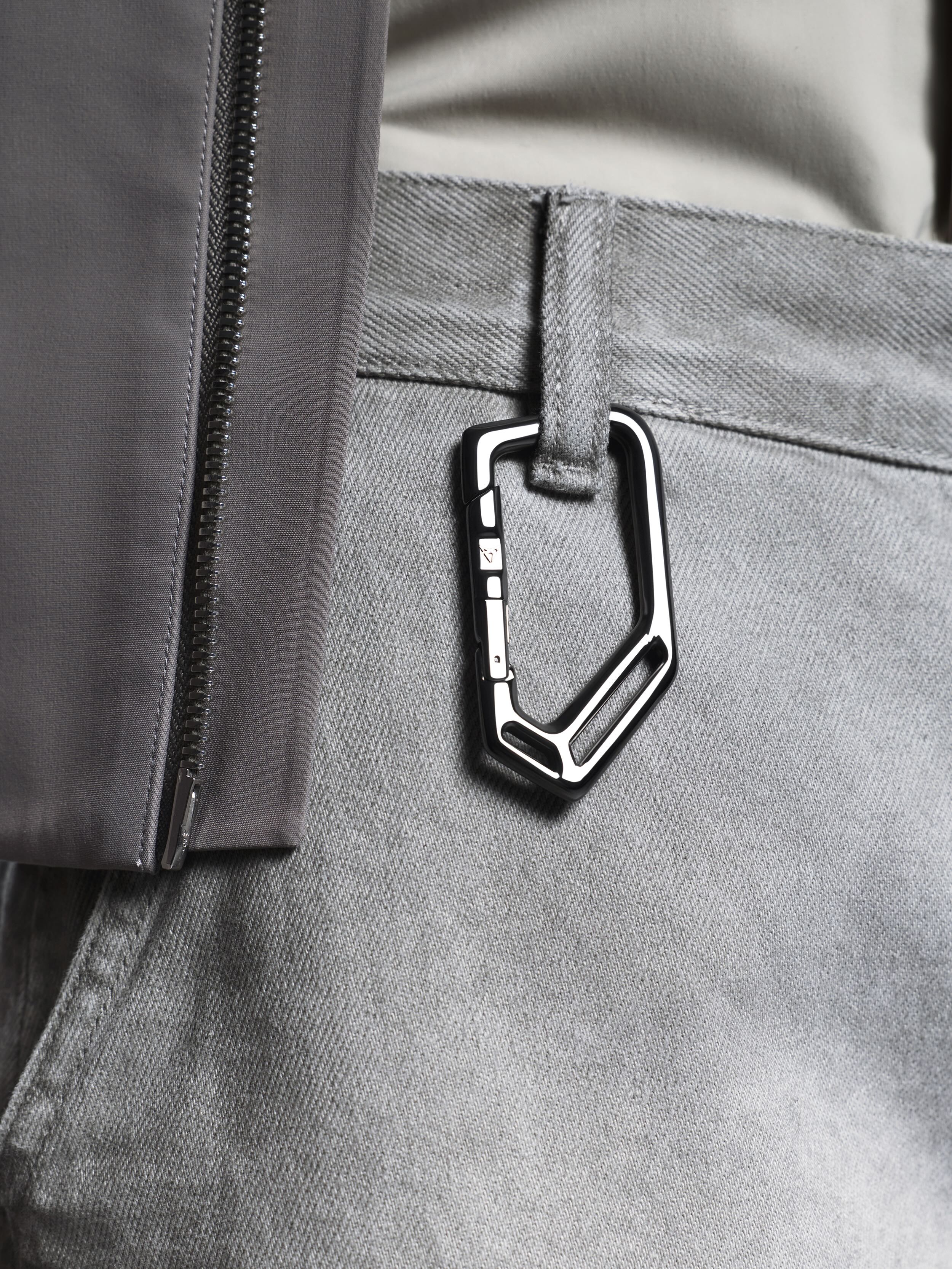 LLAVERO CUADRADO BRILLANTE - MAM x CUPRA