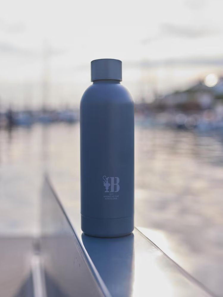 WASSERFLASCHE AMERICA'S CAP SONDEREDITION GRAU ENCELADUS