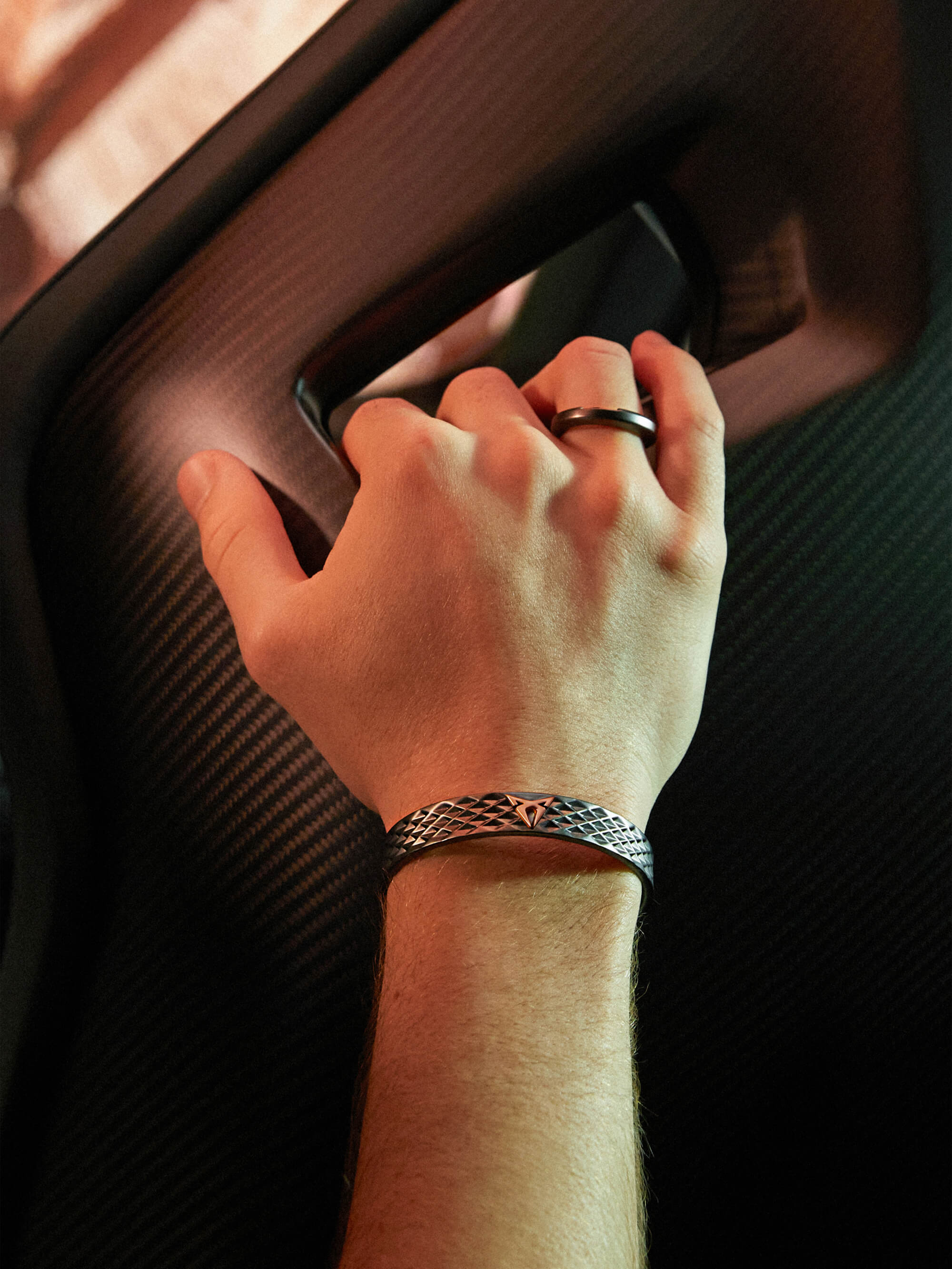 PULSERA DE COBRE MODELO PARAMETRIC - MAM x CUPRA