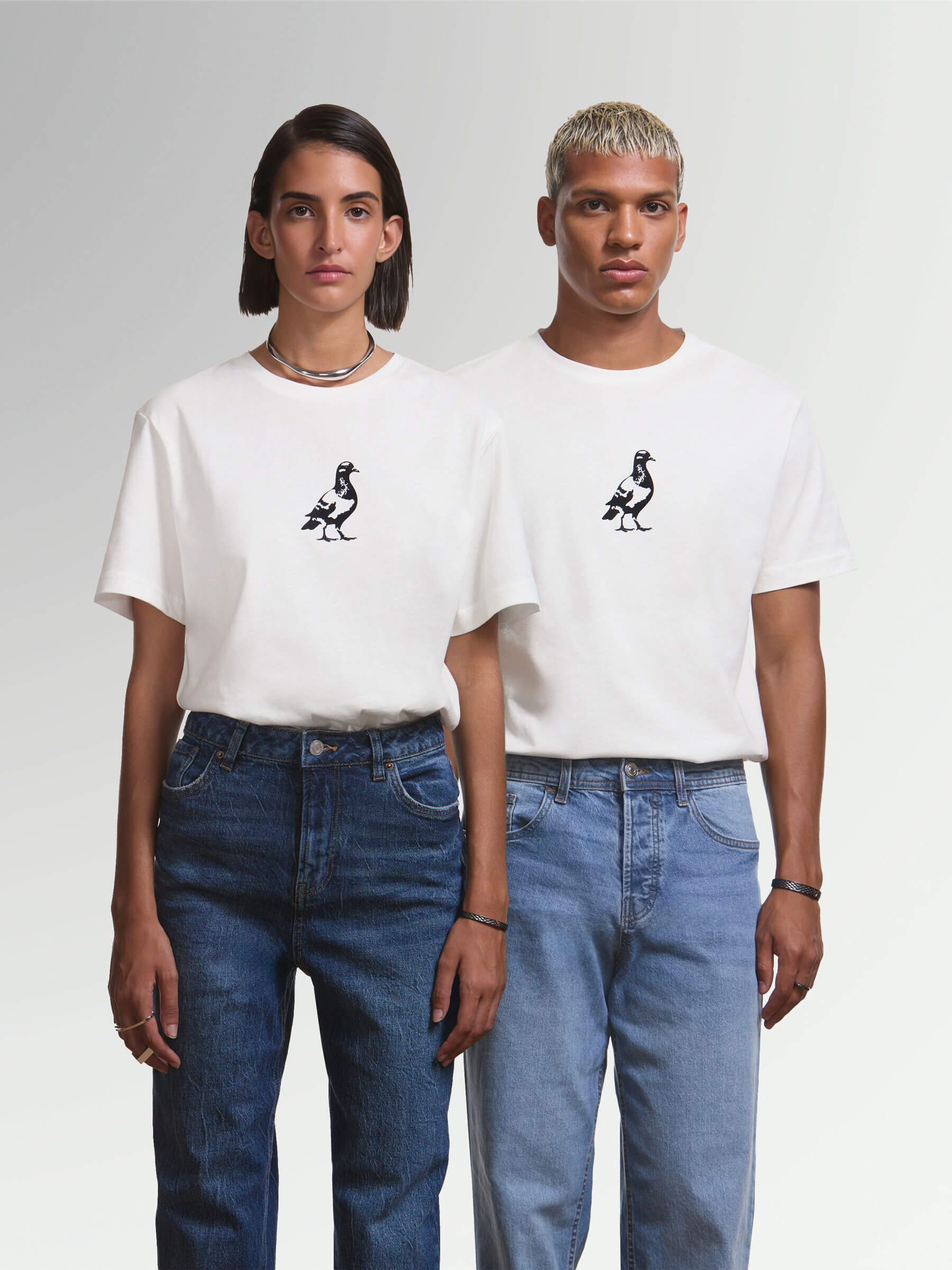Unisex white T-shirt made of 100% organic cotton – URBAN ART