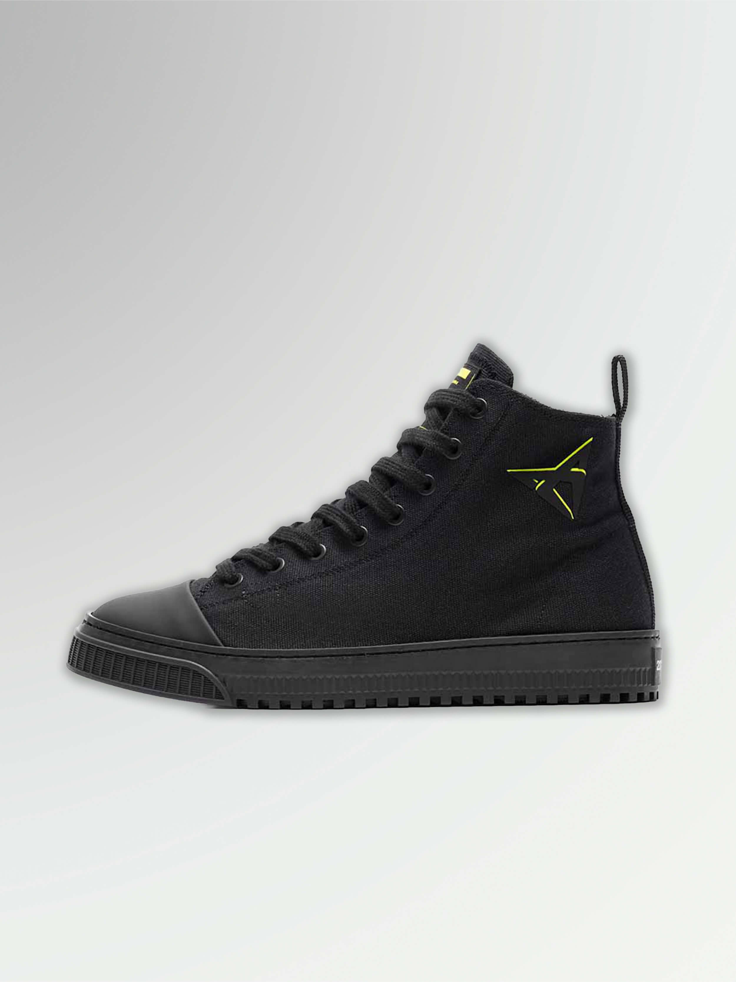 UNISEX-SNEAKERS „BORN“ BLACK | MIKAKUS x CUPRA