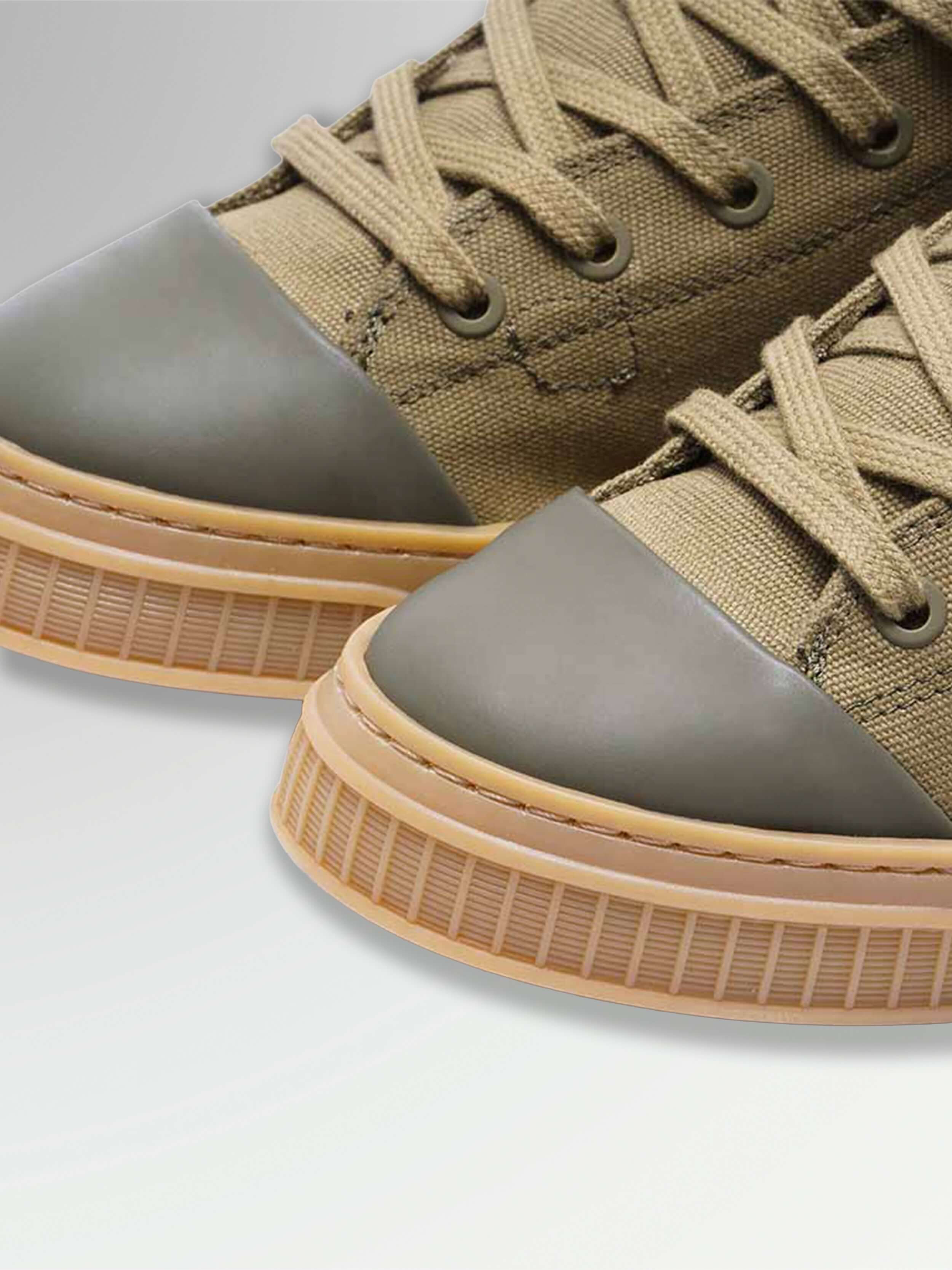 UNISEX-SNEAKERS „BORN“ BROWN | MIKAKUS x CUPRA