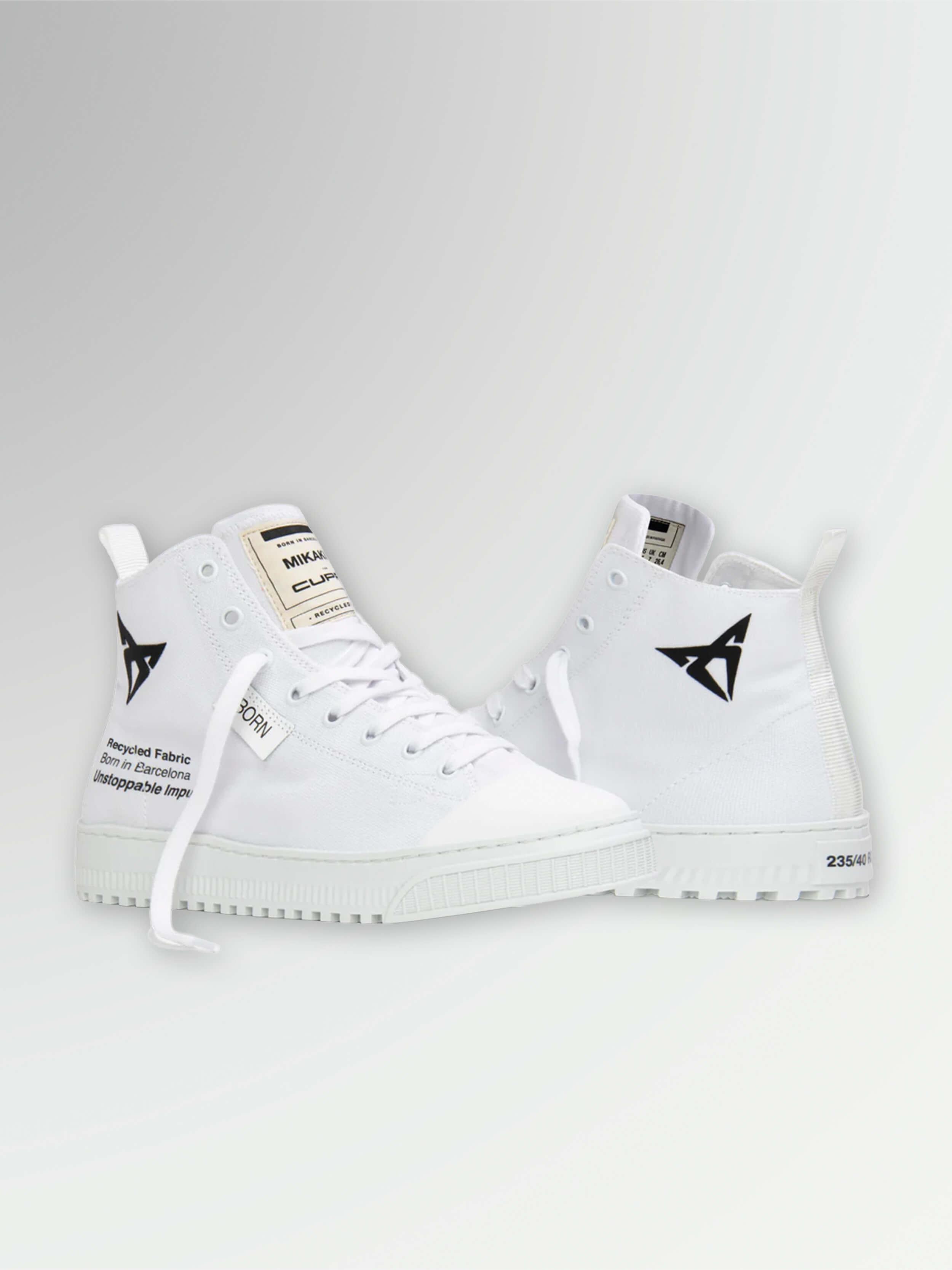 UNISEX-SNEAKERS „BORN“ IN WEISS | MIKAKUS x CUPRA