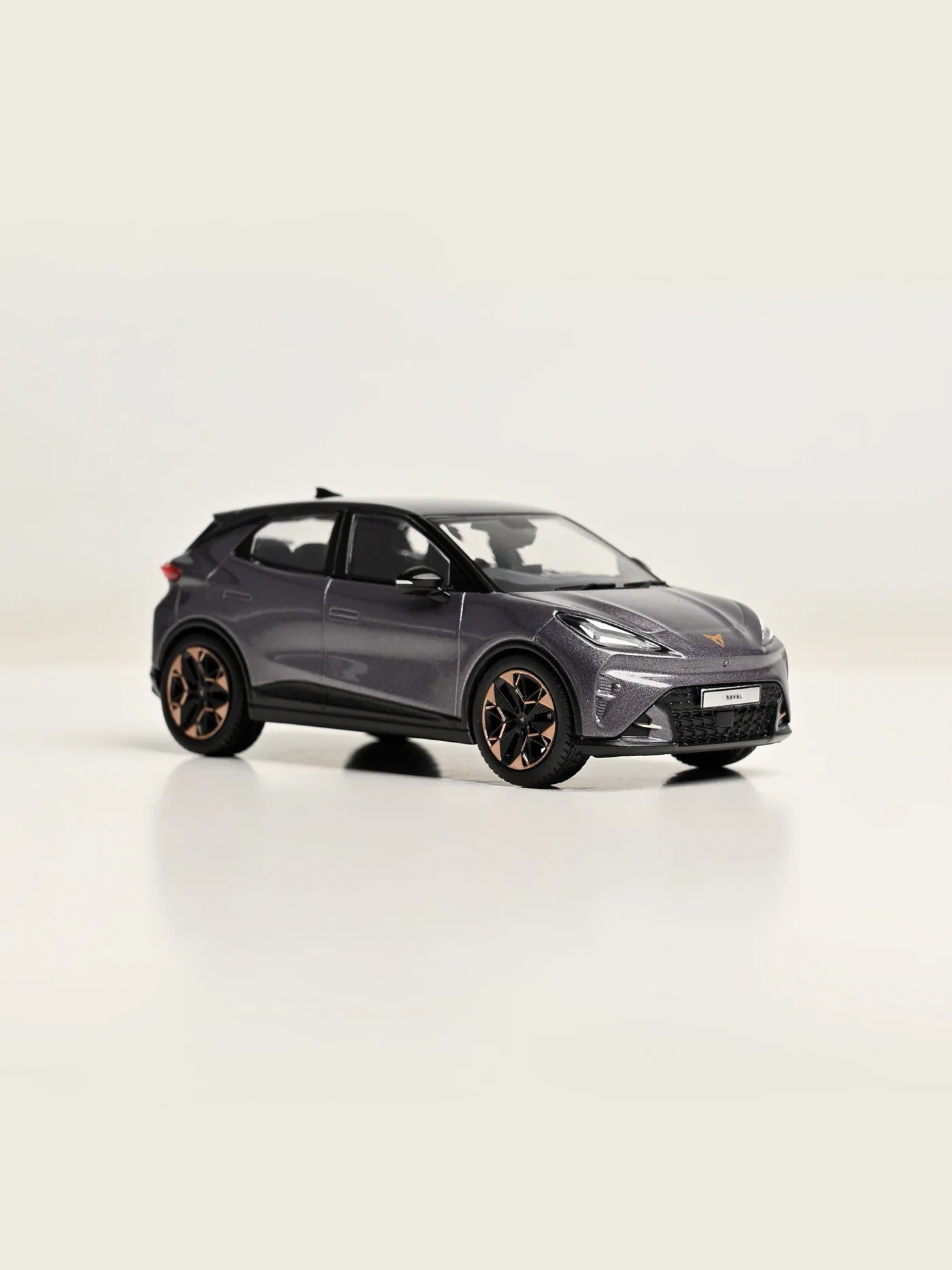CUPRA RAVAL COCHE A ESCALA 1:43 PLASMA IRIDESCENT
