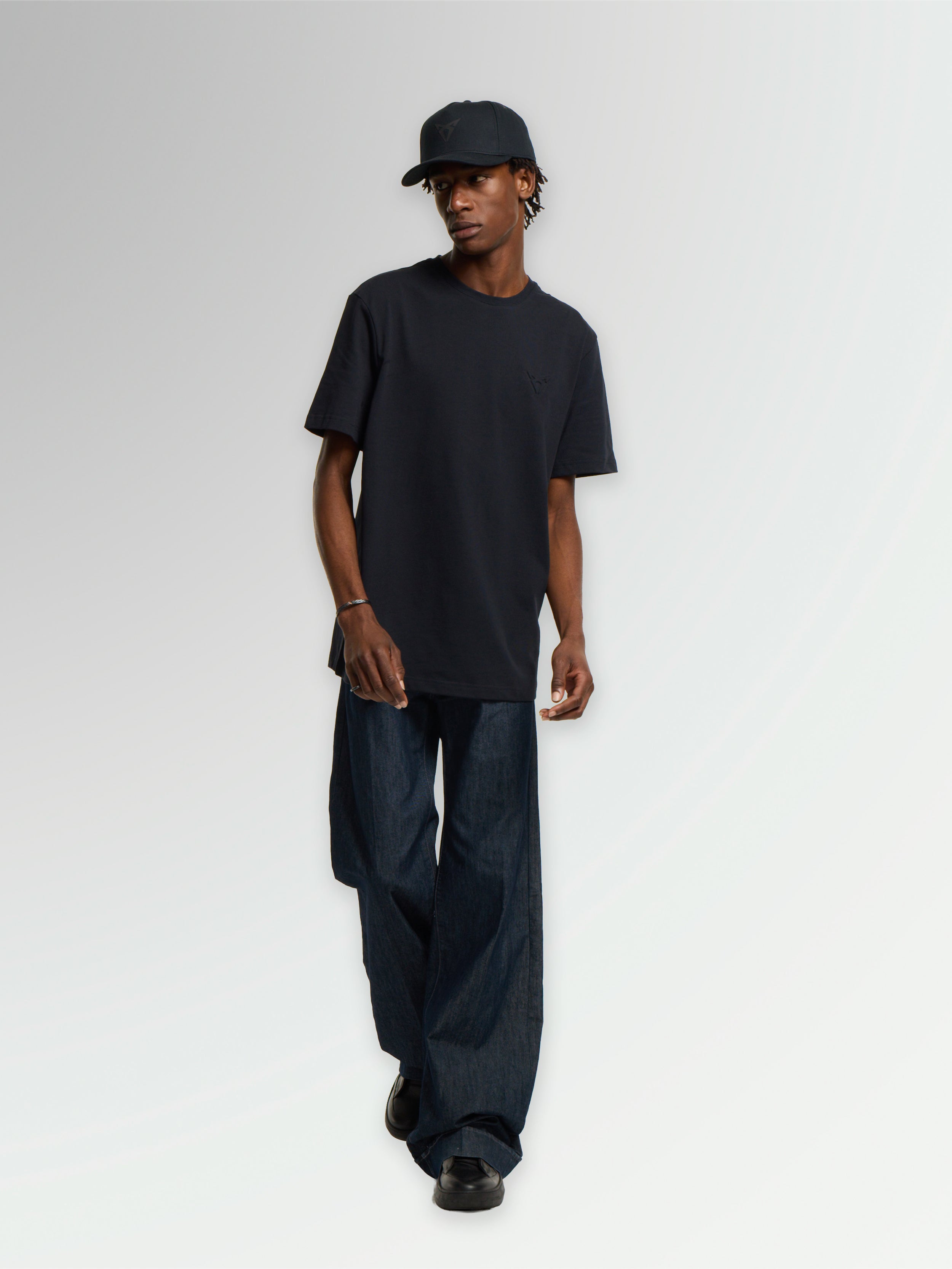 UNISEX BLACK BASEBALL CAP