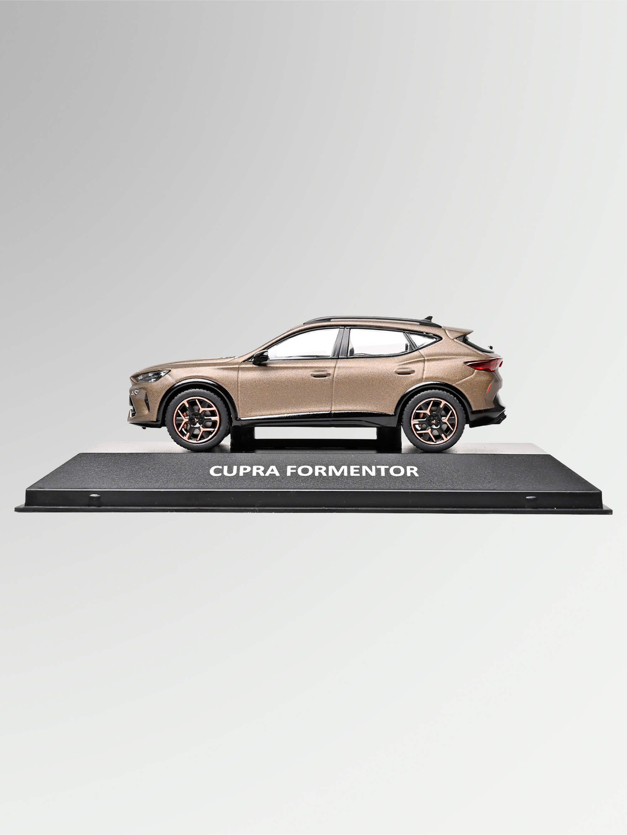 CUPRA FORMENTOR COCHE A ESCALA 1:43 BRONCE CENTURY