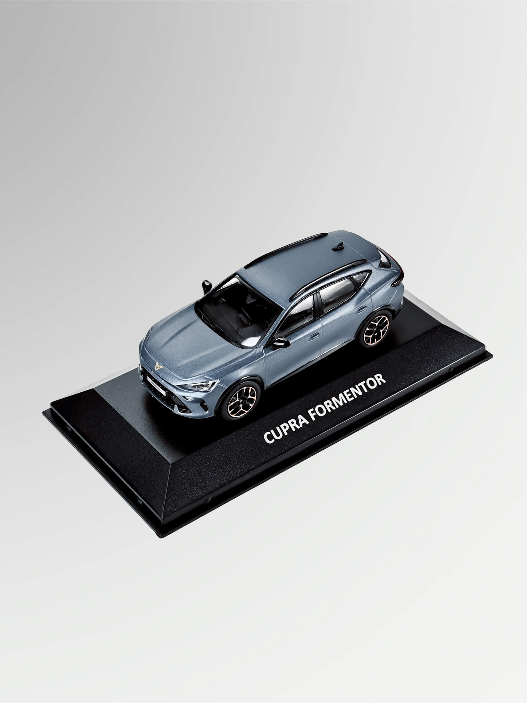 CUPRA FORMENTOR COCHE A ESCALA 1:43 GRIS ENCELADUS