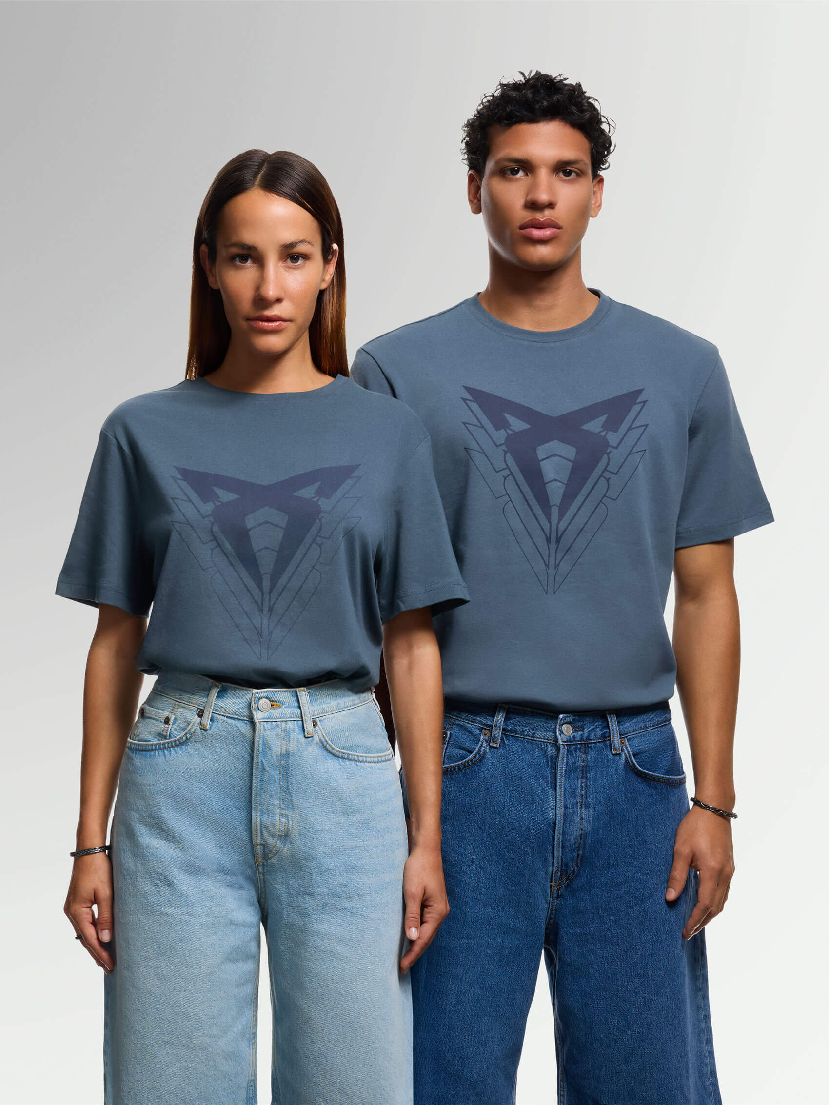 Grey short-sleeved CUPRA T-shirt – Big Logo | CUPRA Collection