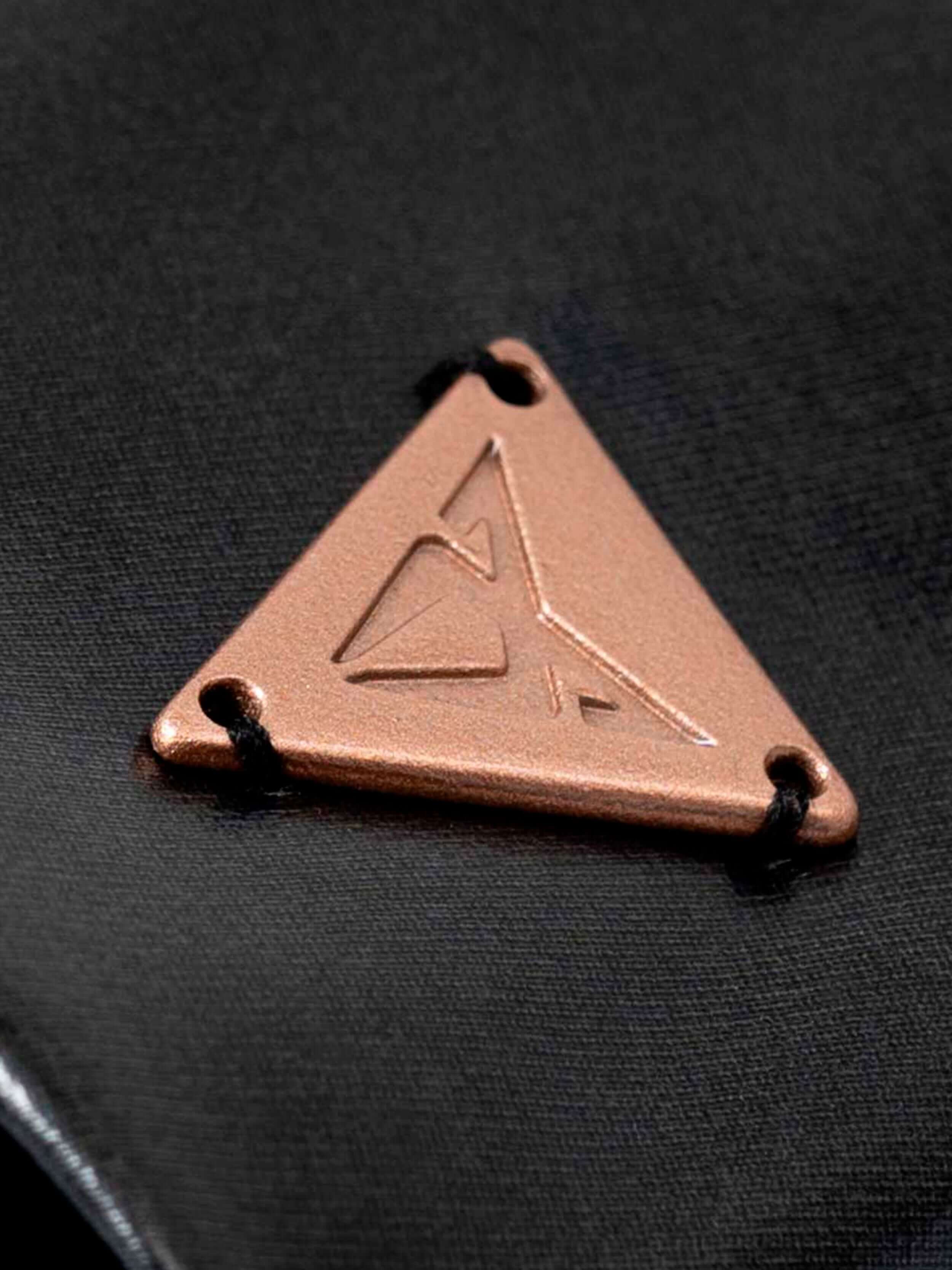 SCHIMMERNDER IKONISCHER BADEANZUG