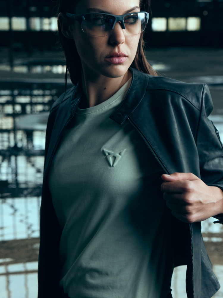 WOMEN'S LEATHER JACKET