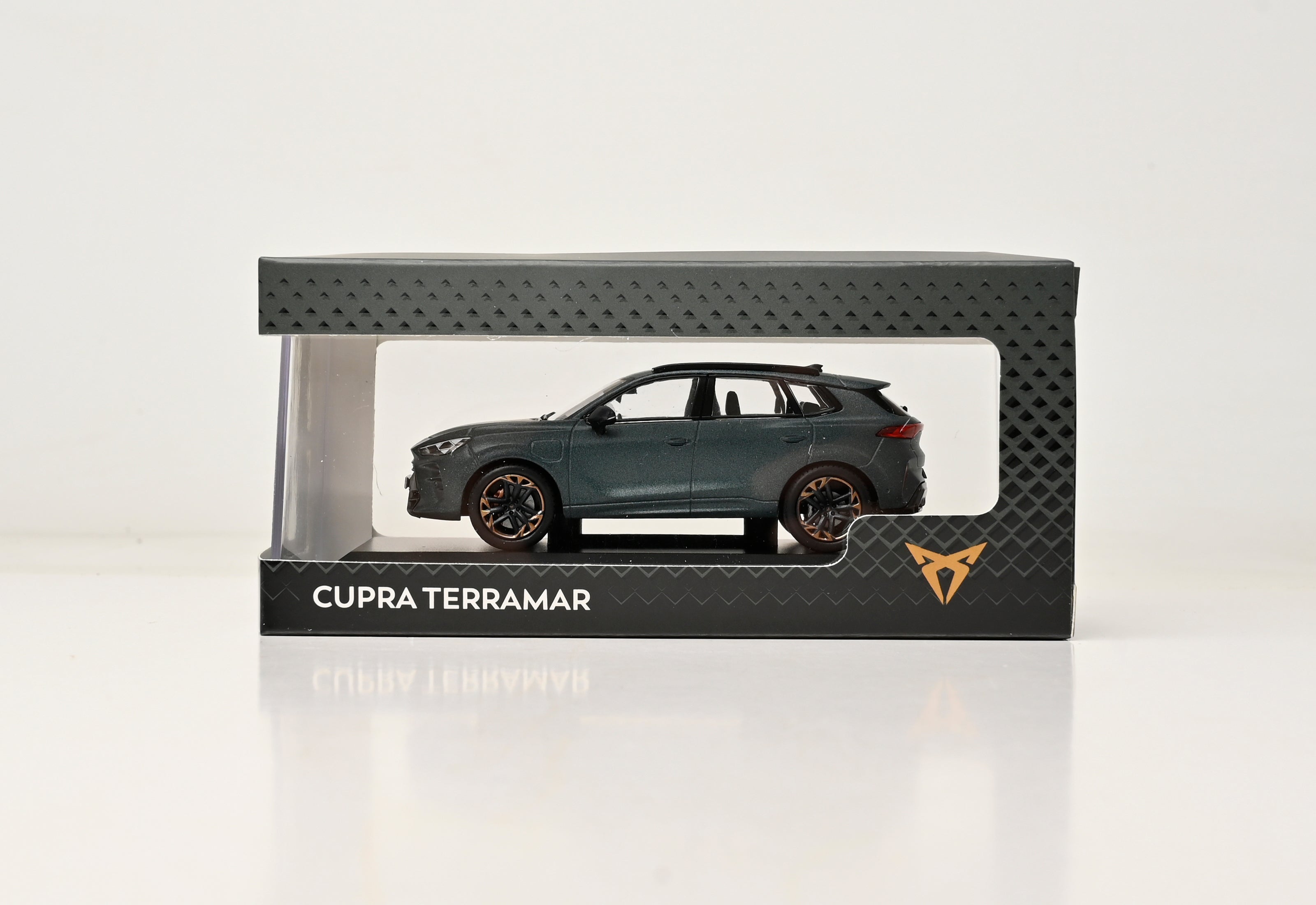 CUPRA TERRAMAR MODELLAUTO 1:43 ENCELADUS GREY