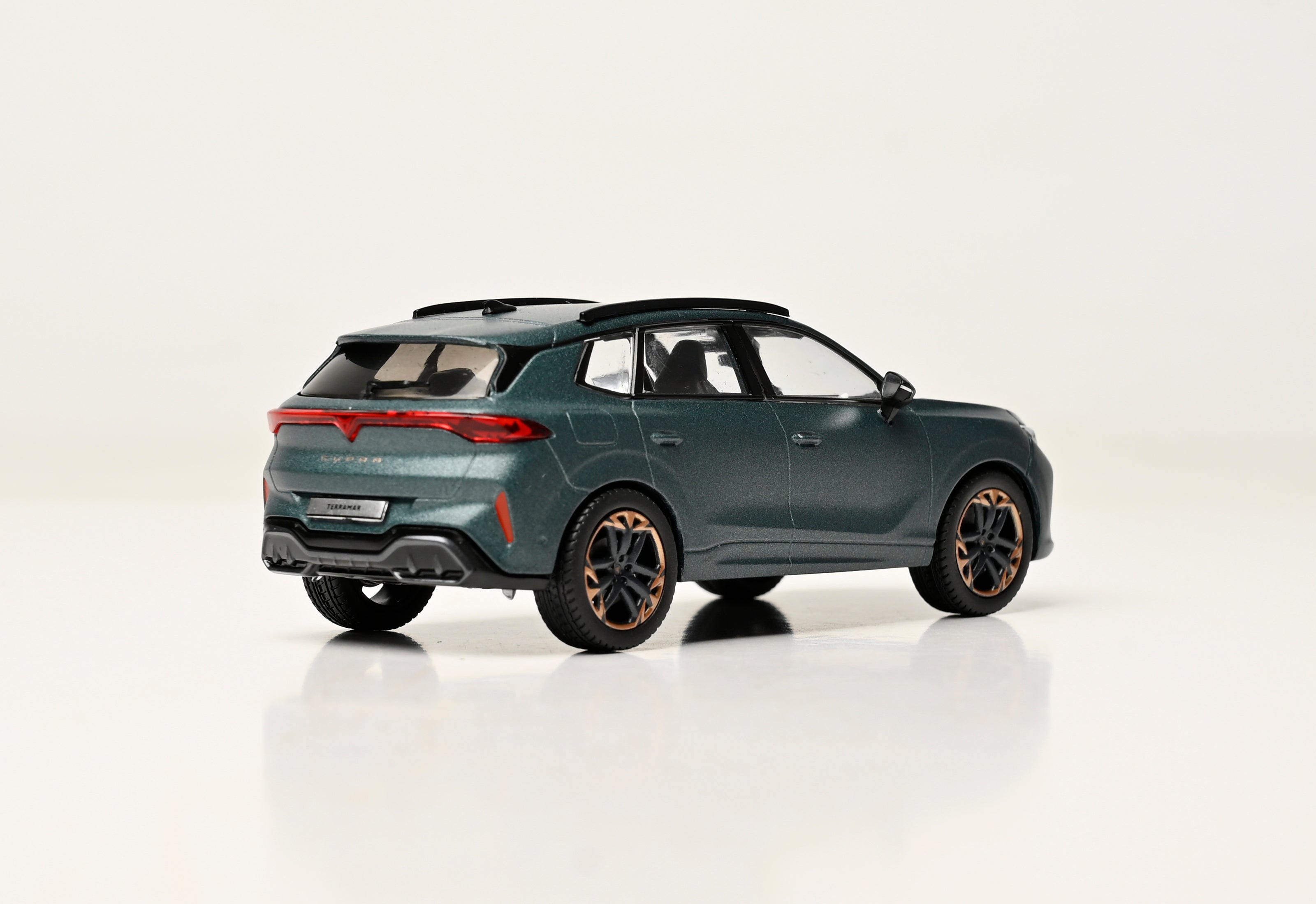 CUPRA TERRAMAR MODELLAUTO 1:43 ENCELADUS GREY