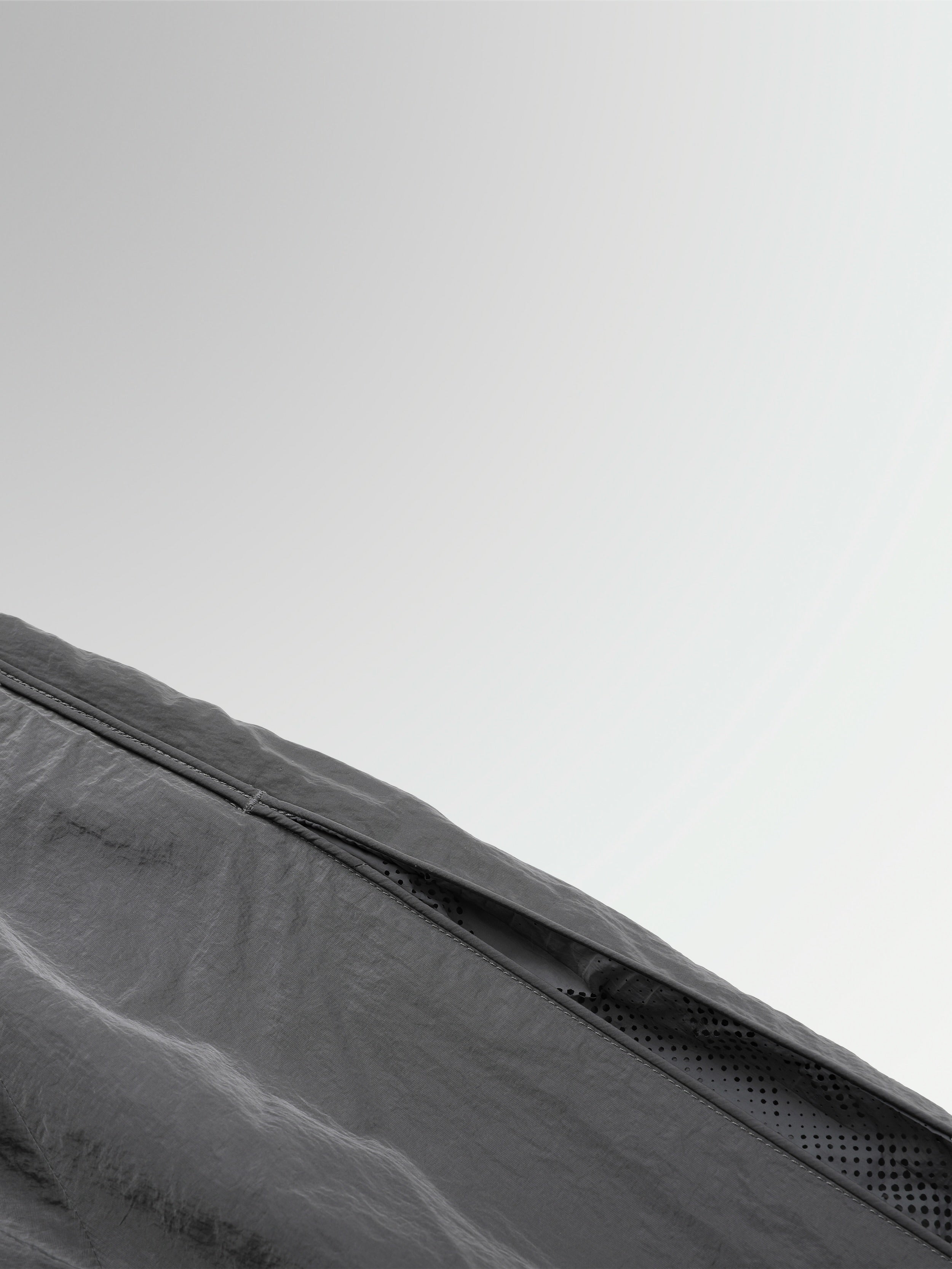 CHAQUETA DEPORTIVA GRIS HOMBRE