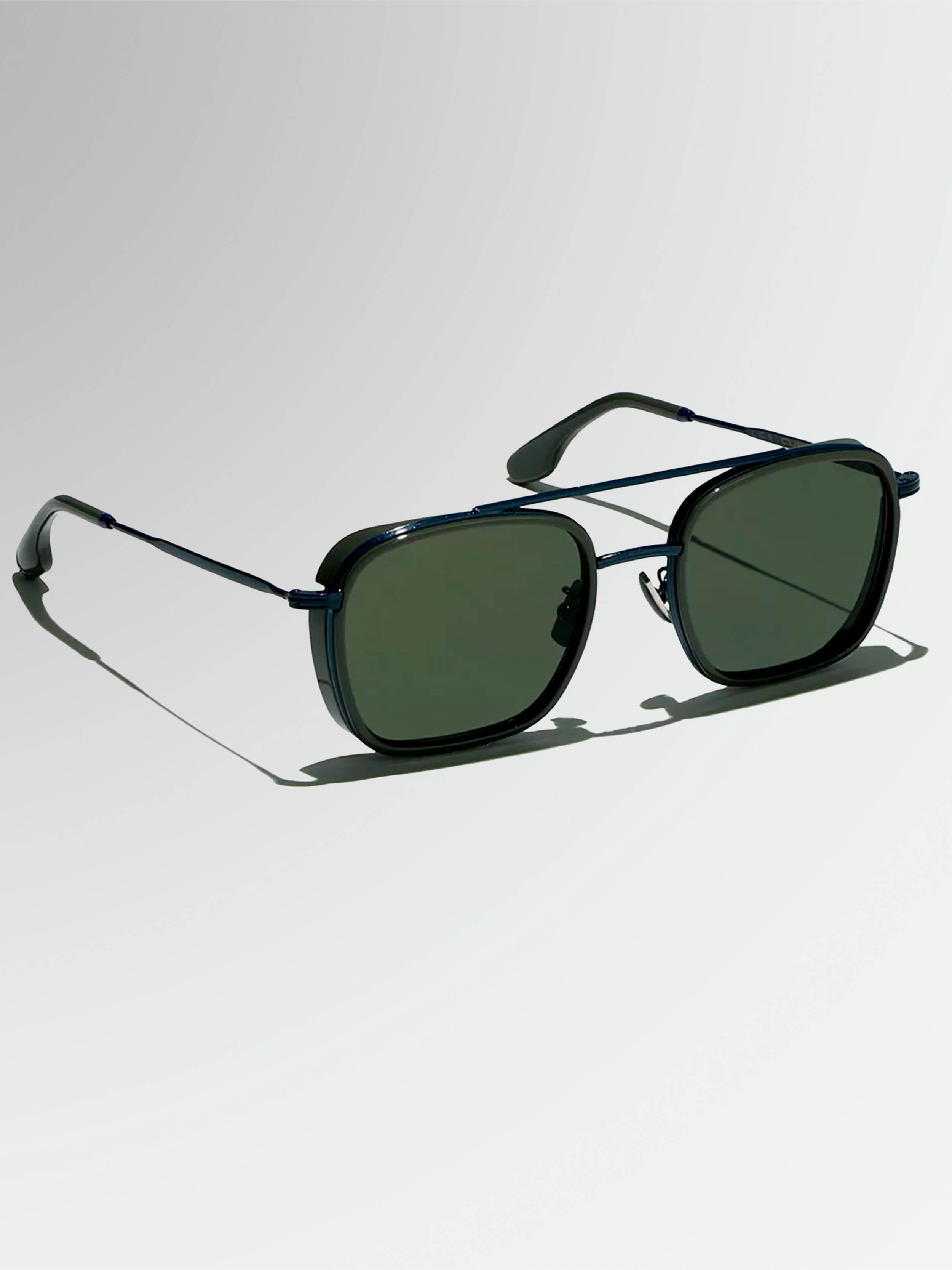 GAFAS DE SOL REUNION METAL EXPLORER  DARK ALUMINIUM / MAGNETIC TECH – L.G.R x CUPRA