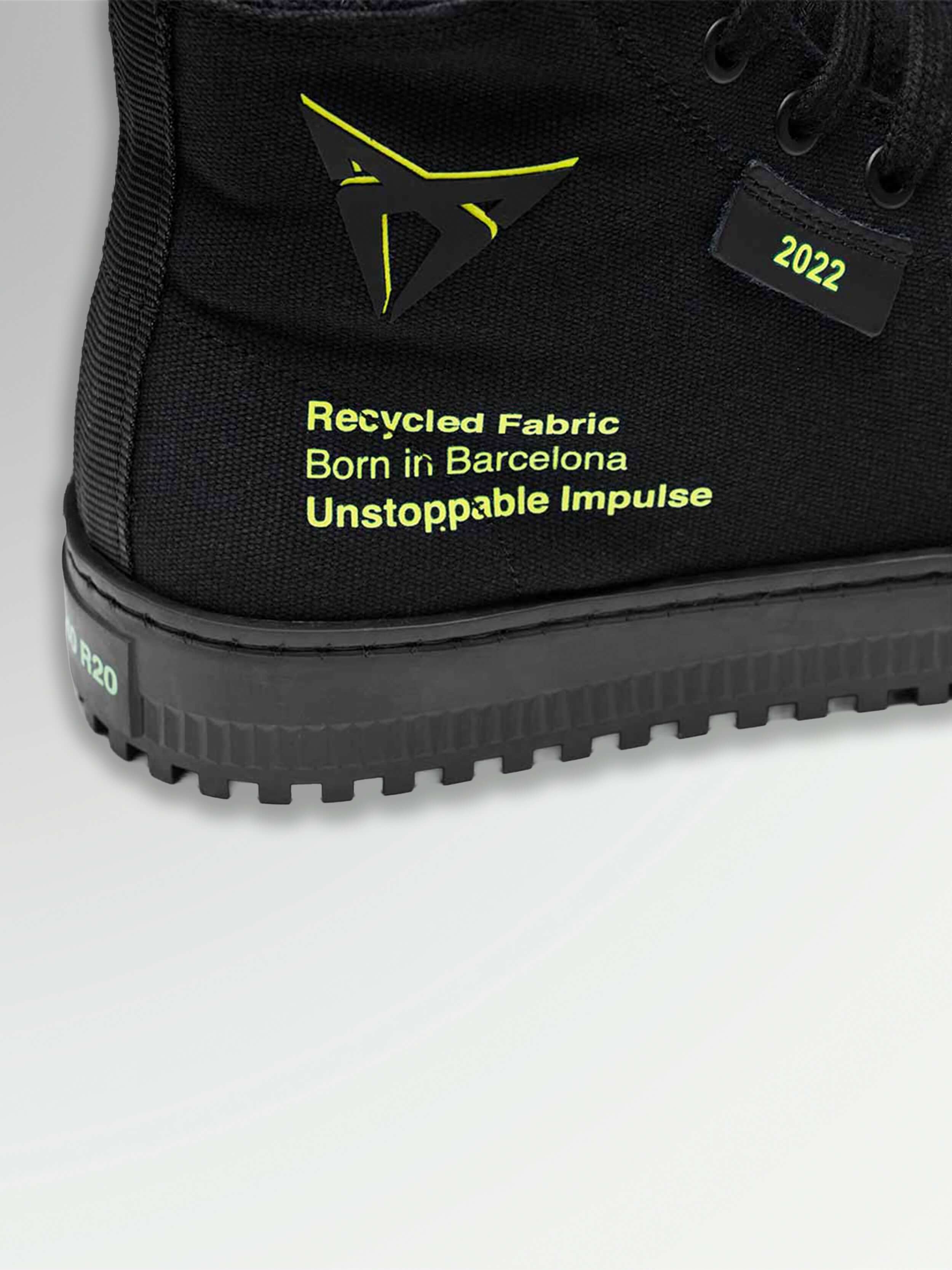 UNISEX-SNEAKERS „BORN“ BLACK | MIKAKUS x CUPRA