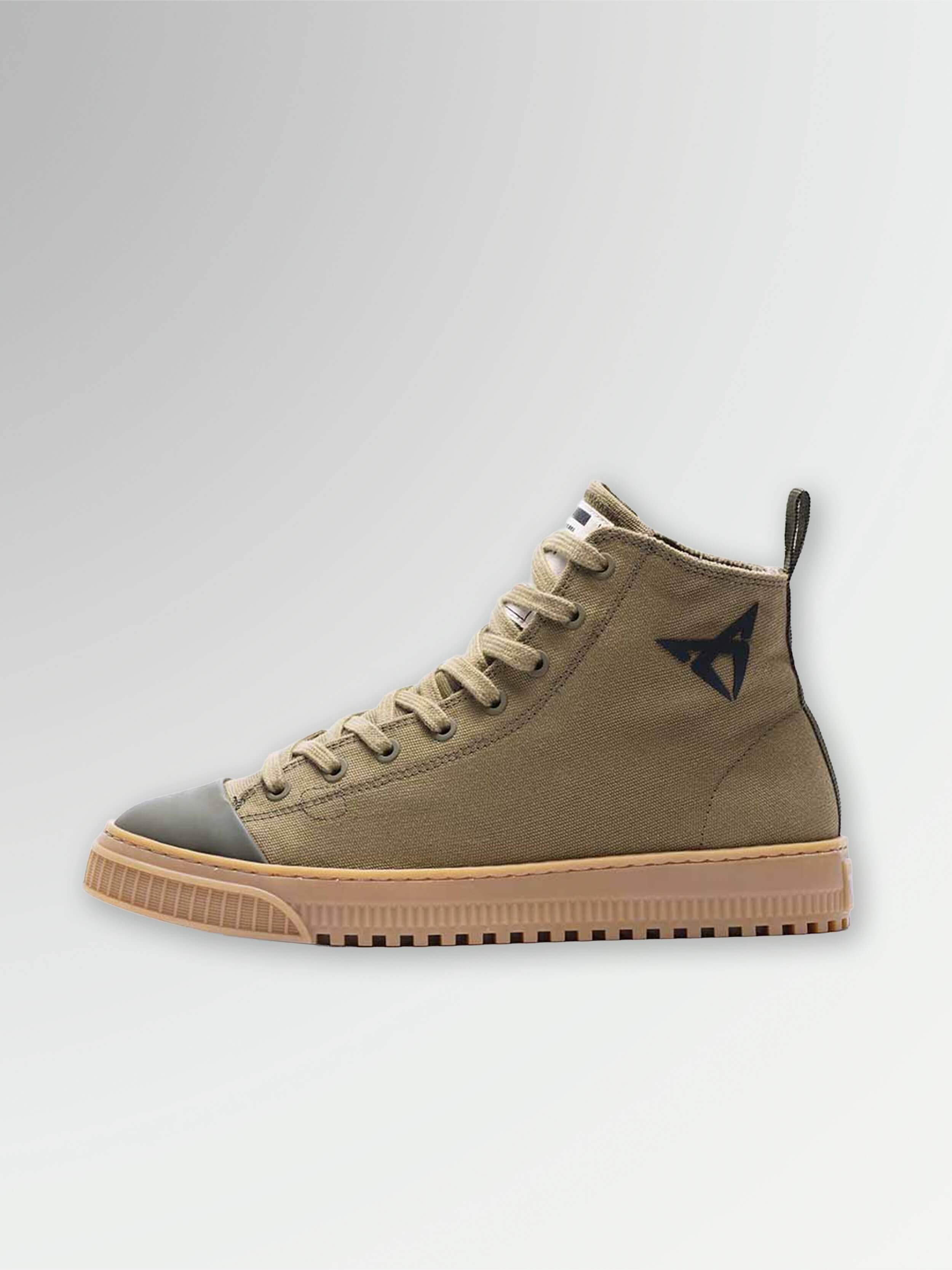 UNISEX-SNEAKERS „BORN“ BROWN | MIKAKUS x CUPRA