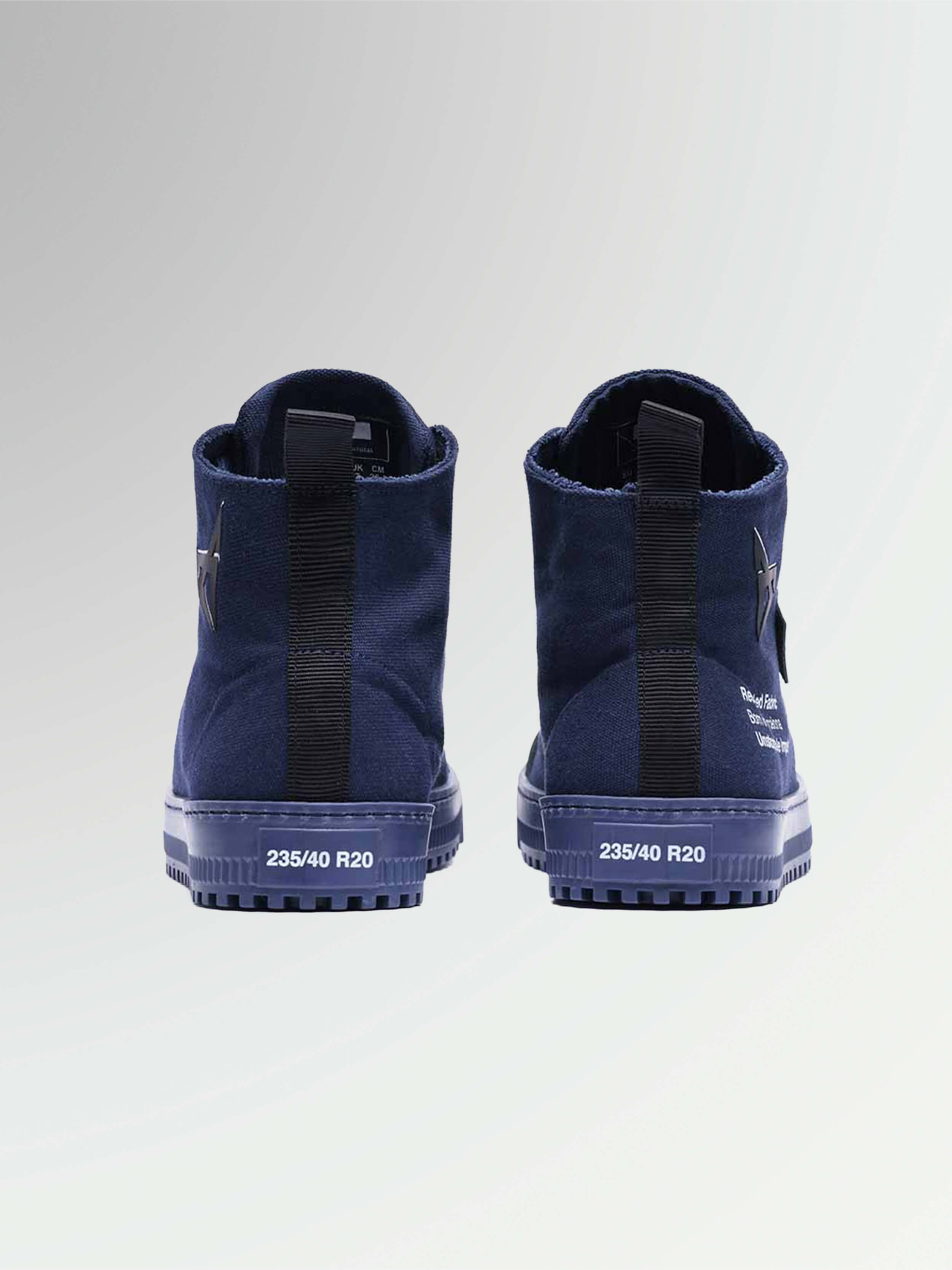 UNISEX-SNEAKERS „BORN“ BLAU | MIKAKUS x CUPRA