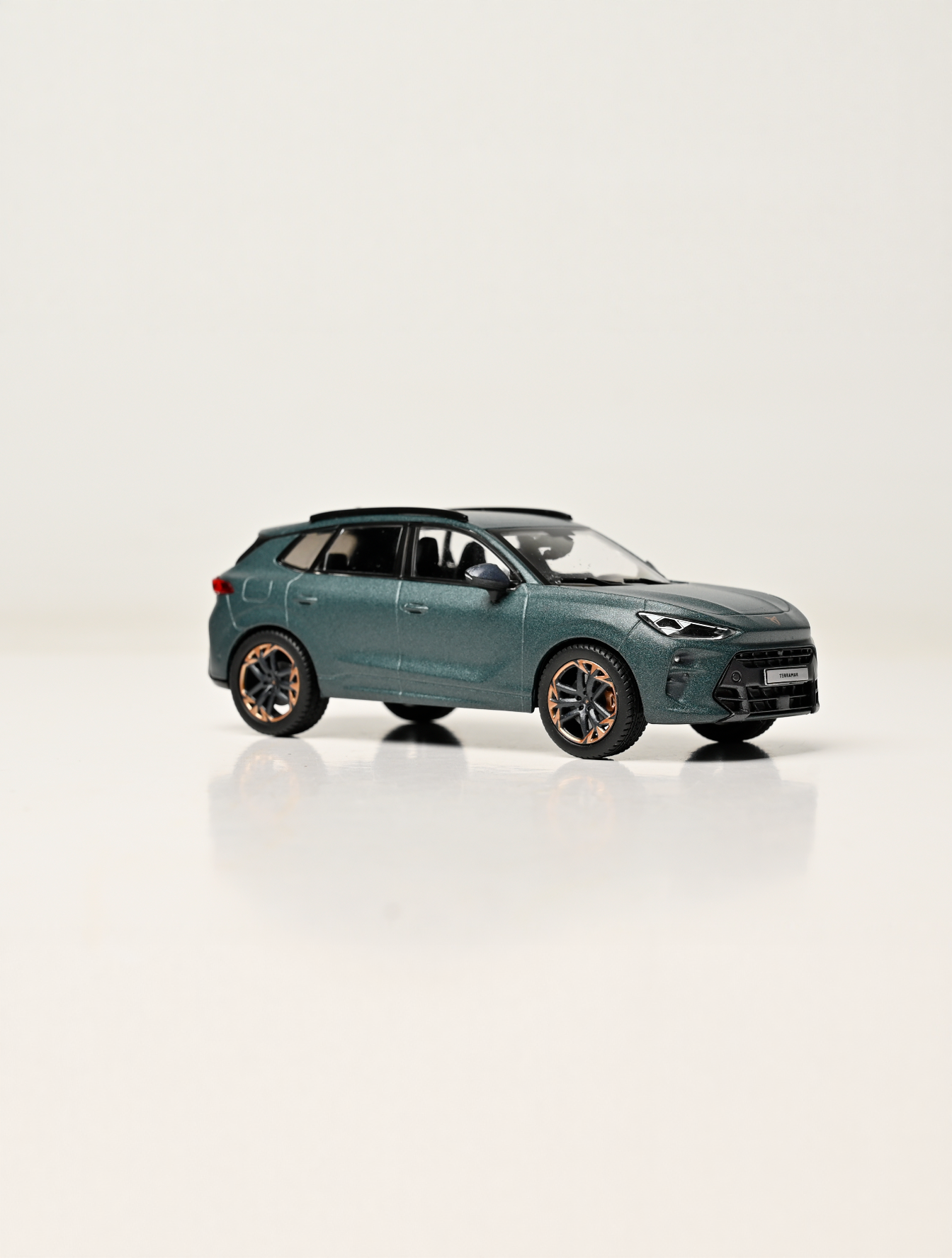 CUPRA TERRAMAR MODELLAUTO 1:43 ENCELADUS GREY